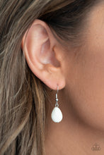 Load image into Gallery viewer, Western Fable - White necklace 2195
