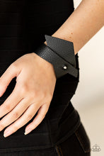 Load image into Gallery viewer, PIECE Offering - Black urban bracelet C010
