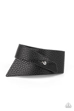 Load image into Gallery viewer, PIECE Offering - Black urban bracelet C010

