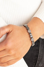 Load image into Gallery viewer, Dimensional Dazzle - Black bracelet 2183
