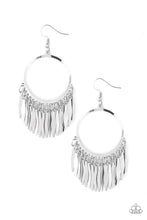 Load image into Gallery viewer, Radiant Chimes - Silver earring D047
