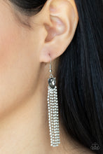 Load image into Gallery viewer, Drop-Dead Dainty - Silver earring A068
