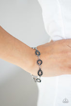 Load image into Gallery viewer, Royally Refined - Black bracelet 2233
