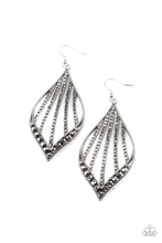 Load image into Gallery viewer, Showcase Sparkle - Silver earring C031
