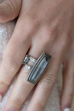 Load image into Gallery viewer, Luminary Luster - Silver ring B081
