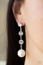 Load image into Gallery viewer, Yacht Scene - White earring 564
