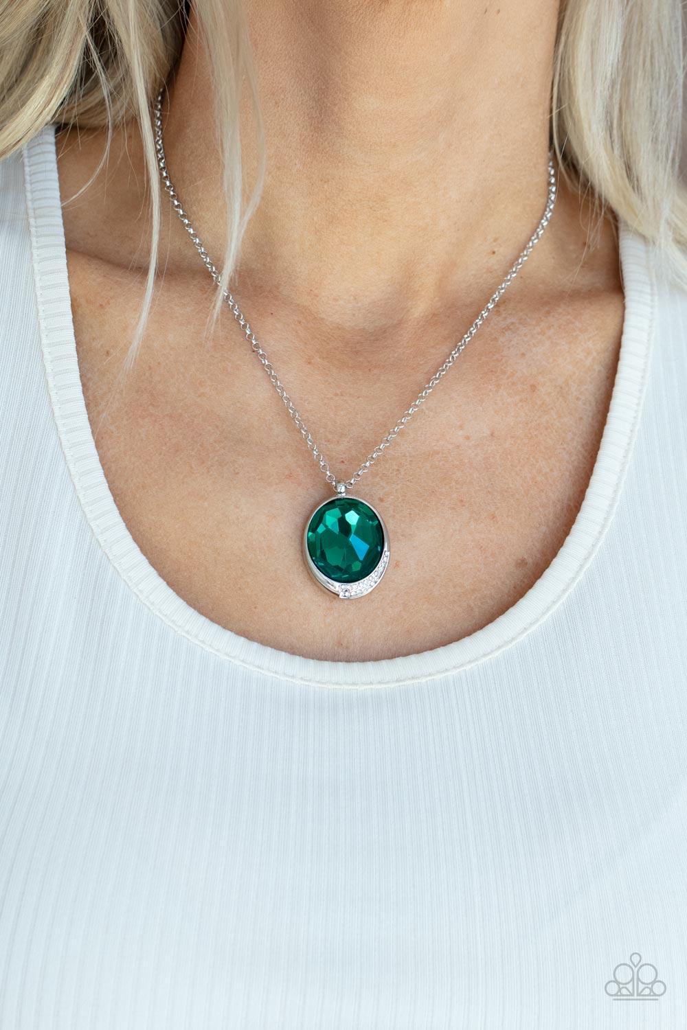Fashion Finale - Green necklace 812