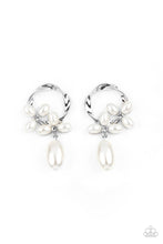 Load image into Gallery viewer, Elegant Expo - White post earring 731
