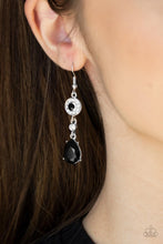 Load image into Gallery viewer, Graceful Glimmer - Black earring 622
