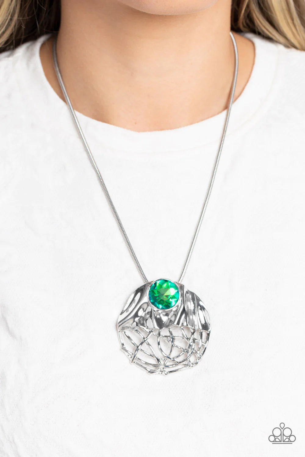 Lush Lattice - Green necklace C029