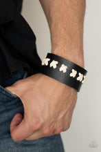 Load image into Gallery viewer, Metro Mustang - Black urban bracelet A075
