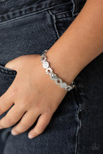 Load image into Gallery viewer, Metro Metalsmith - Silver bracelet 620
