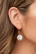 Load image into Gallery viewer, Spotlight Stunner - white necklace B033
