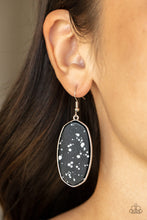 Load image into Gallery viewer, Stone Sculptures - Black earring A052
