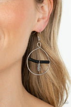 Load image into Gallery viewer, Free Bird Freedom - Black earring 802
