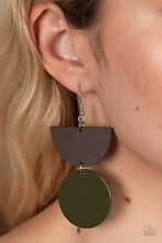 Load image into Gallery viewer, Beach Bistro - Green earring 1610

