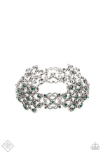 Load image into Gallery viewer, Regal Recognition - Green bracelet D079
