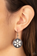 Load image into Gallery viewer, Saguaro Spring - White earring B119
