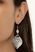 Load image into Gallery viewer, Tropical Terrace - Black earring 1993
