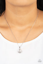 Load image into Gallery viewer, Flower Patch Fabulous - White necklace 524
