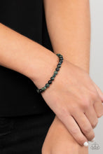 Load image into Gallery viewer, Interstellar Solitude - Green bracelet 998
