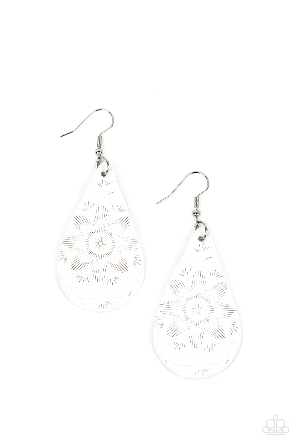 Subtropical Seasons - White earring B122