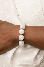 Load image into Gallery viewer, Arctic Affluence - White bracelet B127
