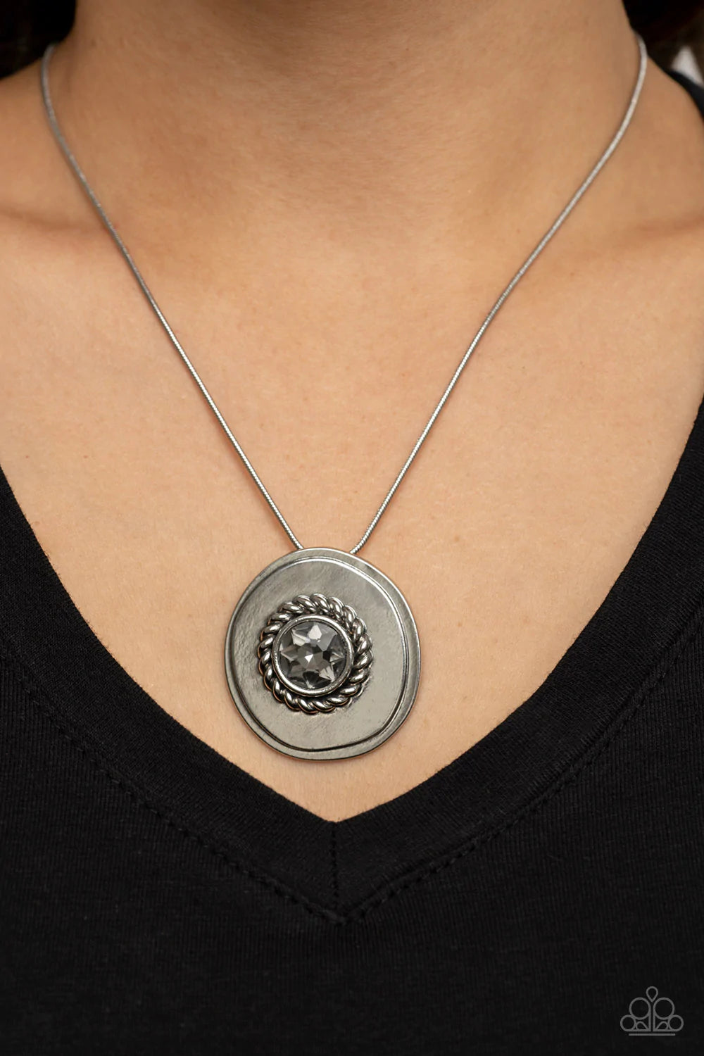 Make Me a MEDALLION-aire - Silver necklace B119