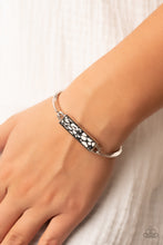 Load image into Gallery viewer, Terrazzo Tarot - Black bracelet A077B
