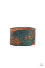 Load image into Gallery viewer, Positively Peacock - Blue urban bracelet E059
