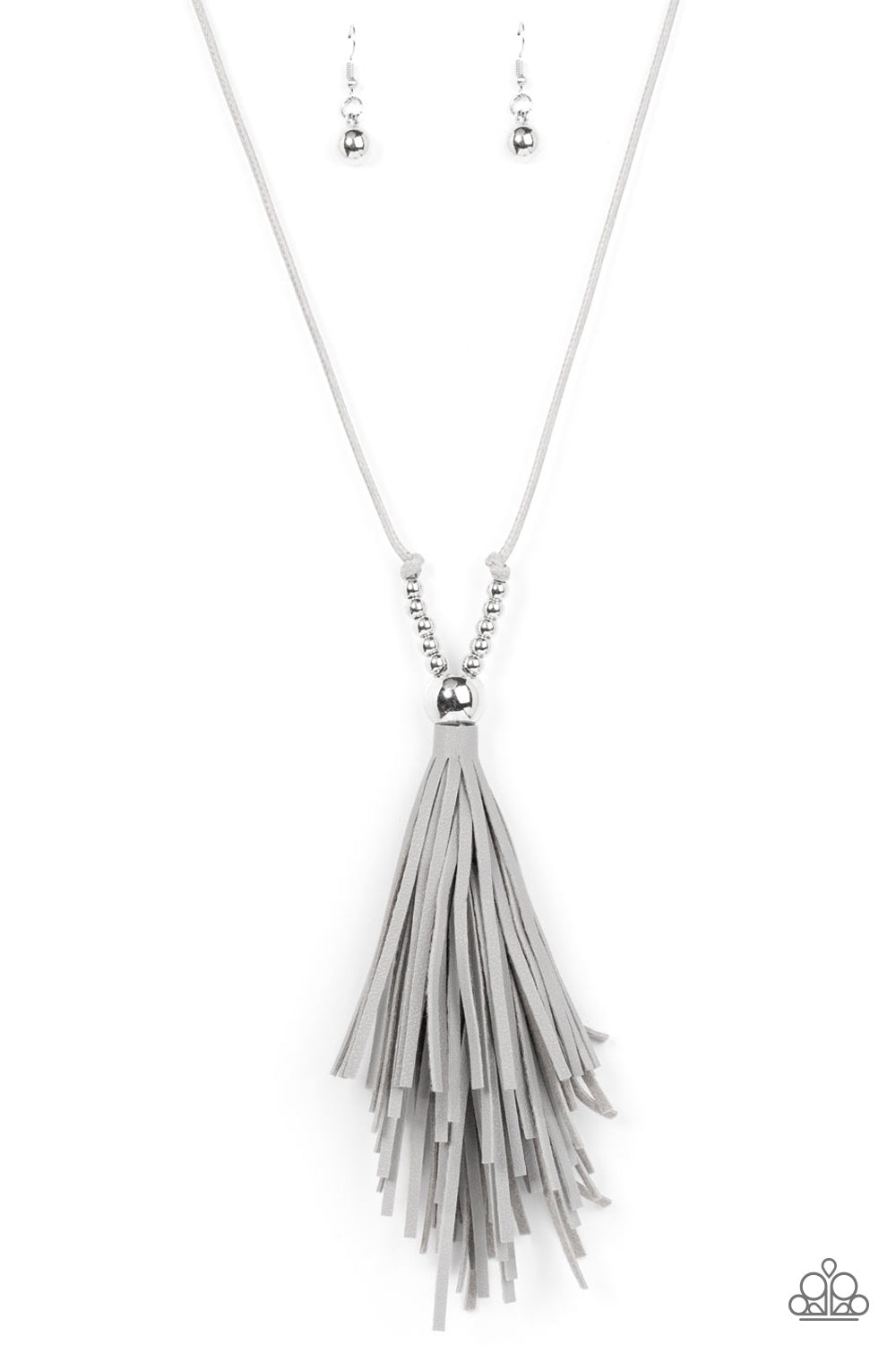 A Clean Sweep - Silver necklace B116