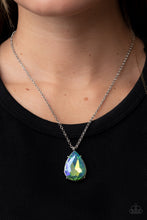 Load image into Gallery viewer, Illustrious Icon - Green necklace D004
