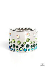 Load image into Gallery viewer, Sizzling Sultry - Green ring F024

