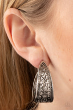 Load image into Gallery viewer, Marketplace Mixer - Silver hoop earring  C022L
