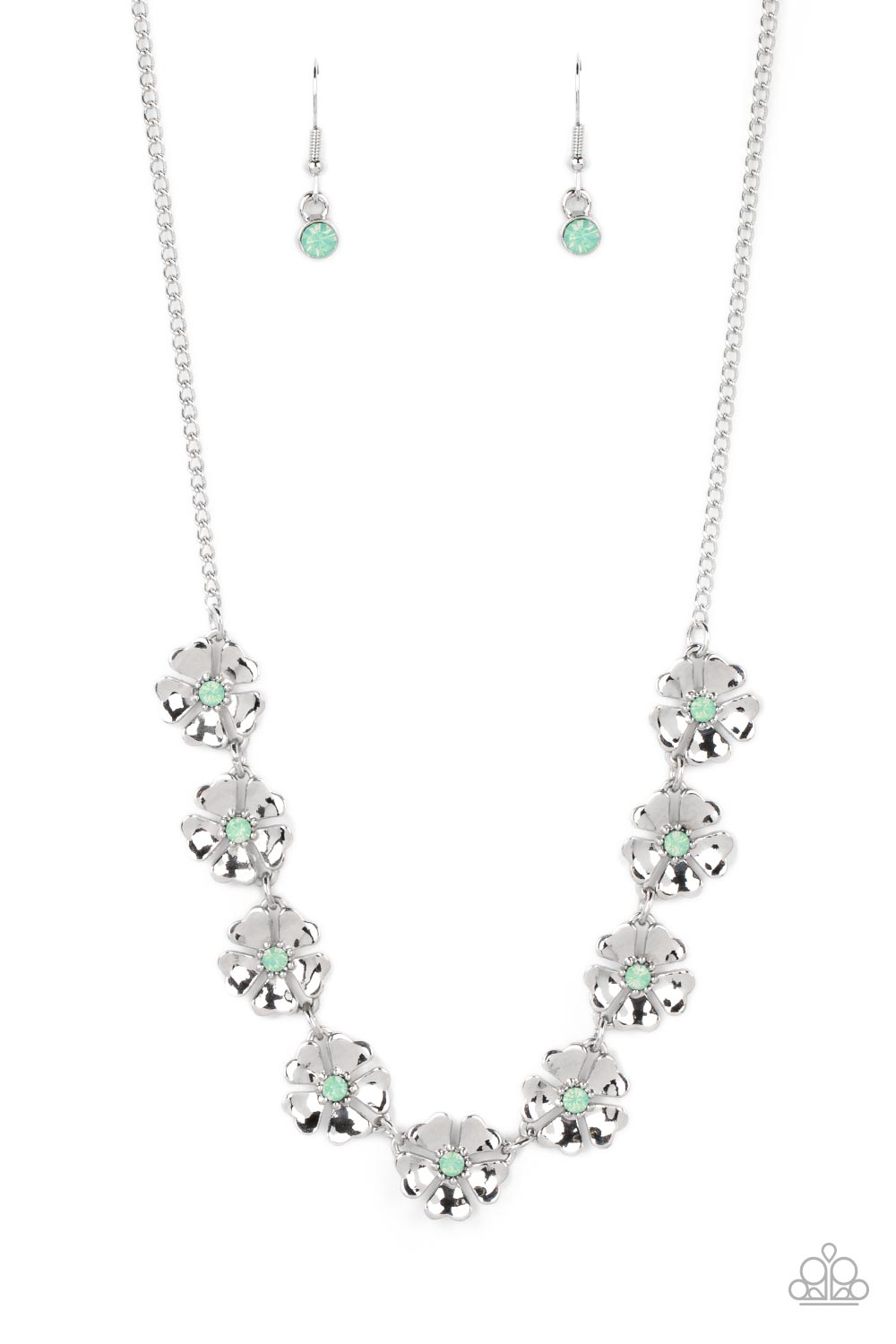 Petunia Palace - Green necklace 1968