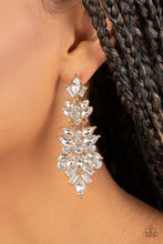 Load image into Gallery viewer, Frozen Fairytale - Gold post earring C014
