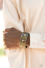 Load image into Gallery viewer, Flickering Fortune - Brass bracelet  B126
