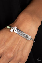 Load image into Gallery viewer, Flirting with Faith - Green bracelet B111
