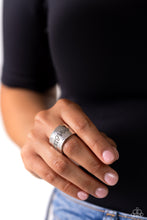 Load image into Gallery viewer, Sunrise Street - Silver ring A010
