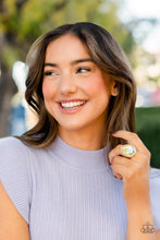 Load image into Gallery viewer, Illuminated Icon - Gold ring NOV LOP D003
