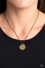 Load image into Gallery viewer, Dandelion Delight - Brass necklace D082
