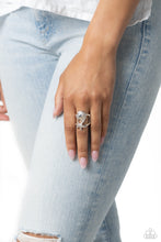 Load image into Gallery viewer, Seashell Showcase - Silver ring D073
