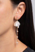 Load image into Gallery viewer, Graceful Gesture - Gold  post earring B074

