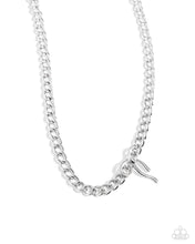 Load image into Gallery viewer, Leading Loops - Silver necklace E010
