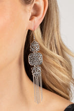 Load image into Gallery viewer, Eastern Elegance - Silver earring B122
