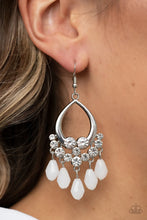 Load image into Gallery viewer, Famous Fashionista - White earring B101
