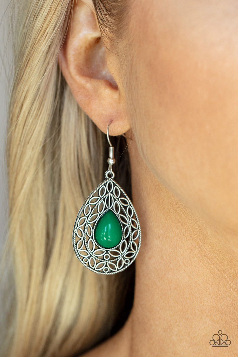 Fanciful Droplets - Green Earrings A075