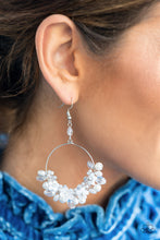 Load image into Gallery viewer, Floating Gardens - White earring D018
