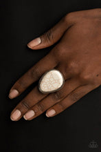 Load image into Gallery viewer, Marble Mecca - White ring E061
