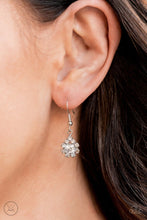 Load image into Gallery viewer, Princess Prominence - white choker necklace E058
